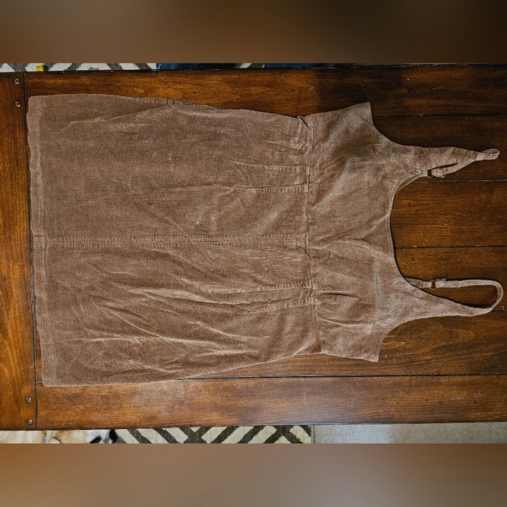 Cute corduroy jumper dress 👗